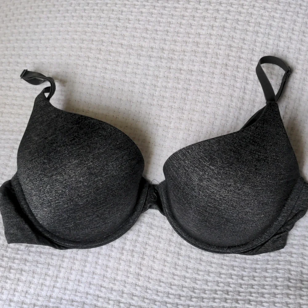Victoria Secret Bra - Picture 1 of 6